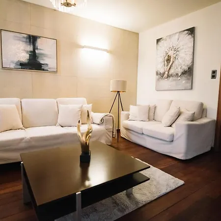 Clicktheflat Ceremony Old Town Daire